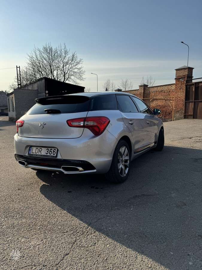 Citroen DS5, 2.0 l., hatchback