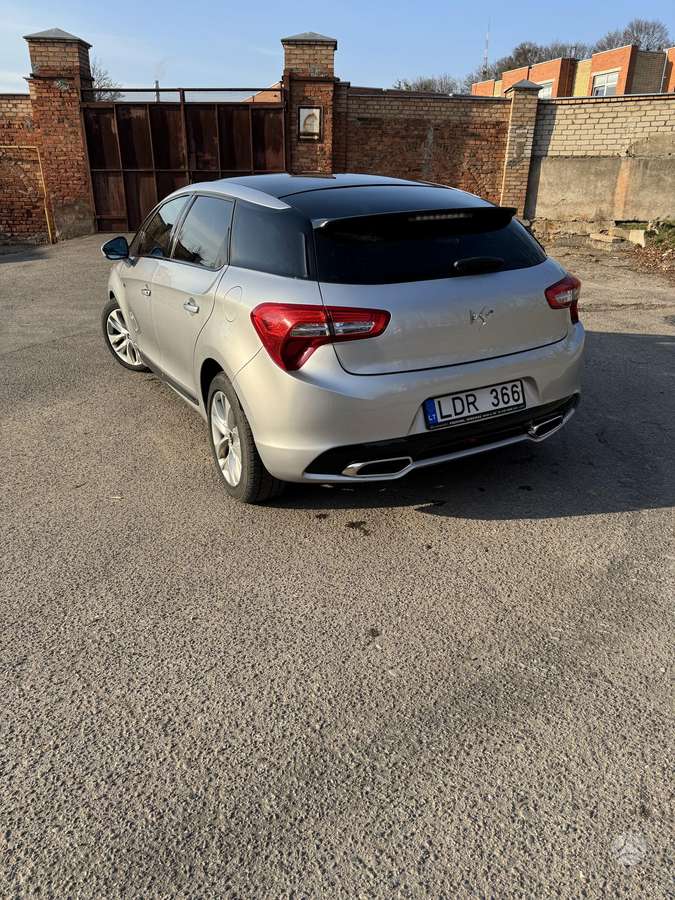 Citroen DS5, 2.0 l., hatchback
