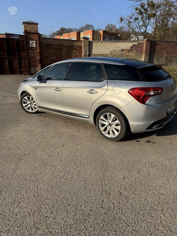 Citroen DS5, 2.0 l., hatchback