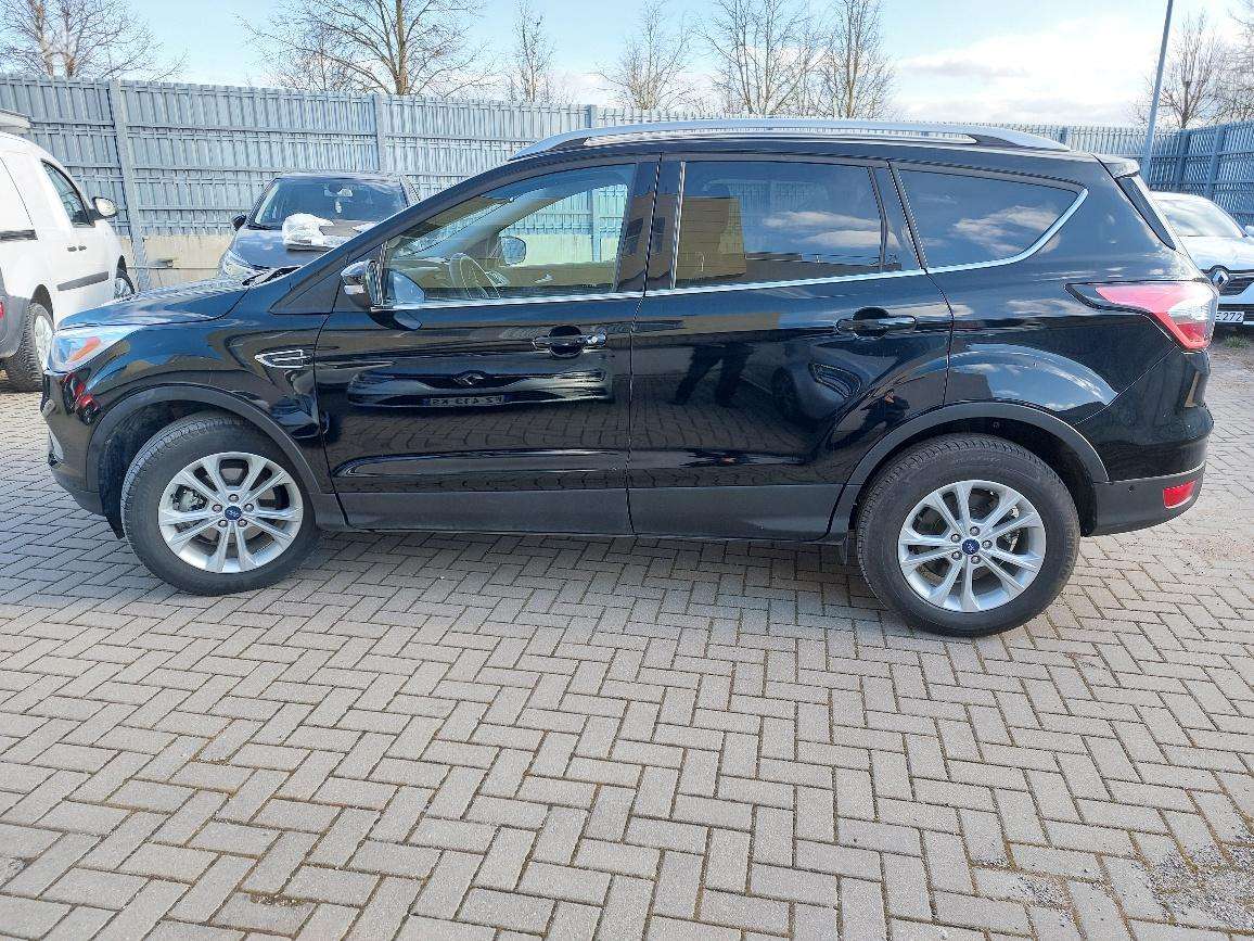 Ford Kuga, Внедорожник / Кроссовер