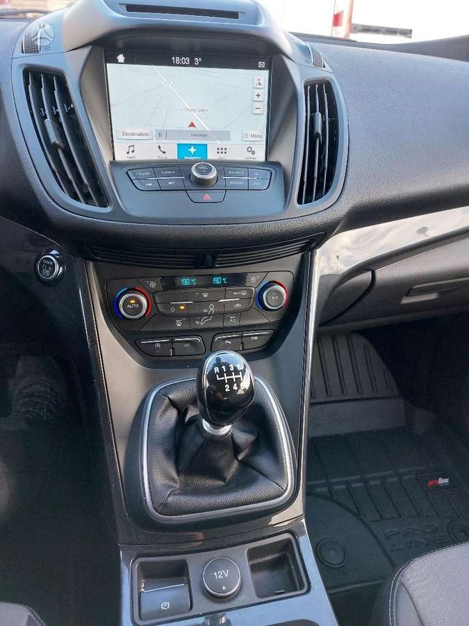 Ford Kuga, visurgājējs / krosovers