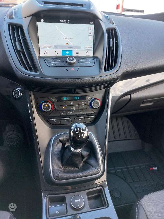Ford Kuga, Внедорожник / Кроссовер