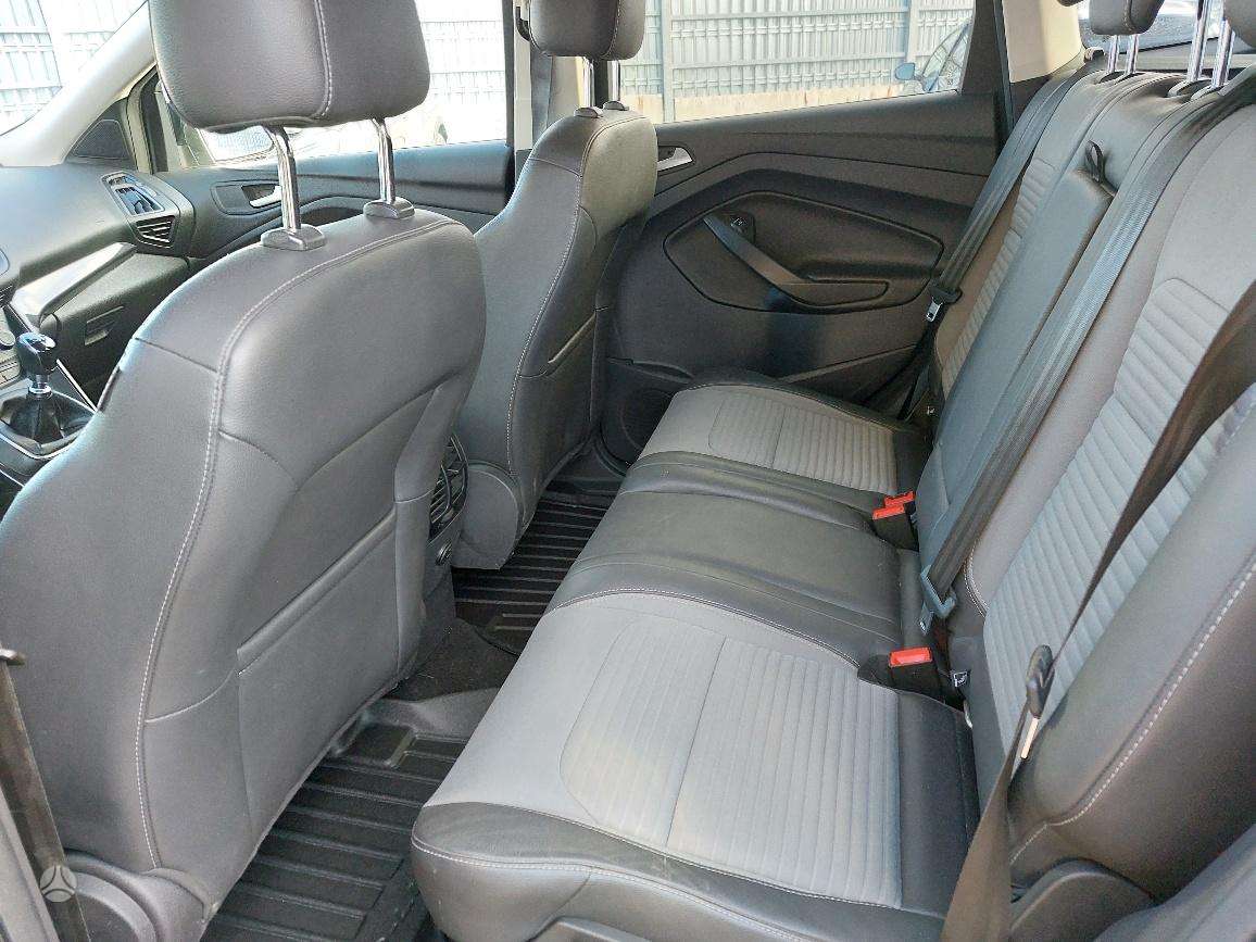 Ford Kuga, visurgājējs / krosovers
