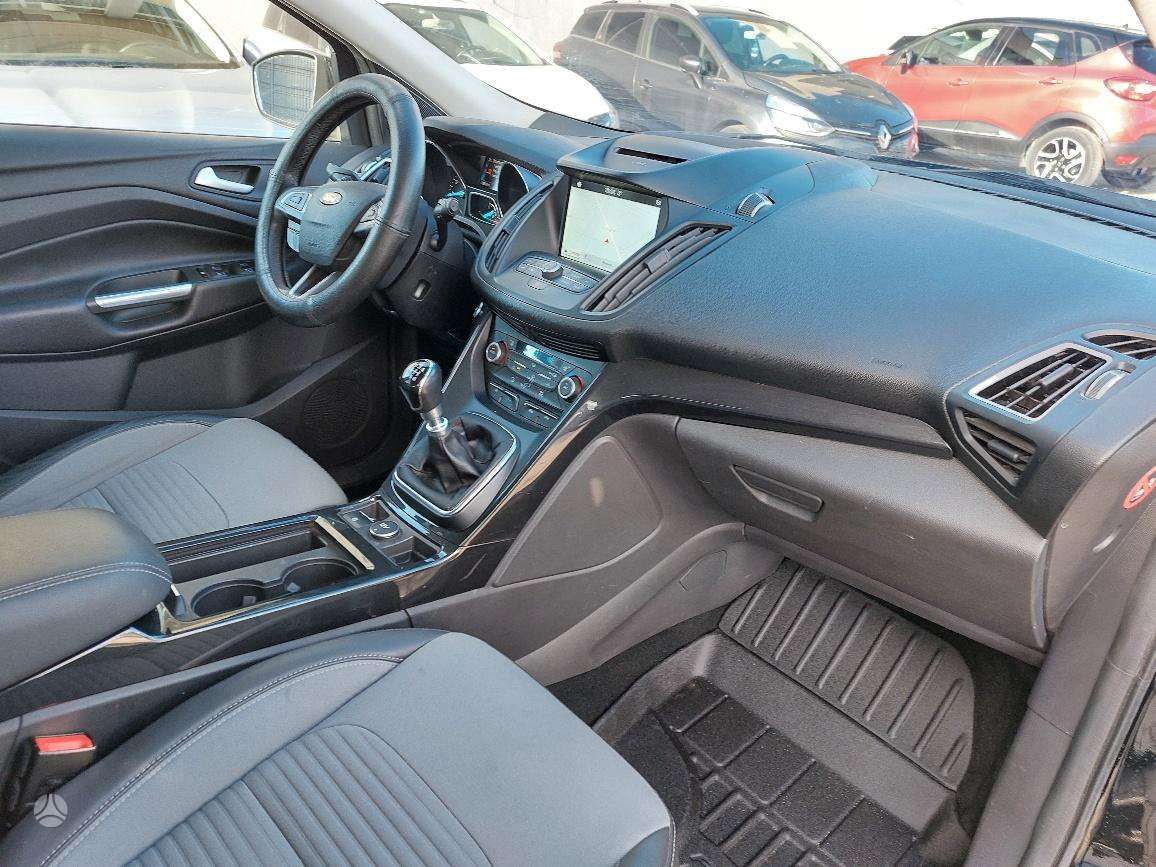Ford Kuga, visurgājējs / krosovers