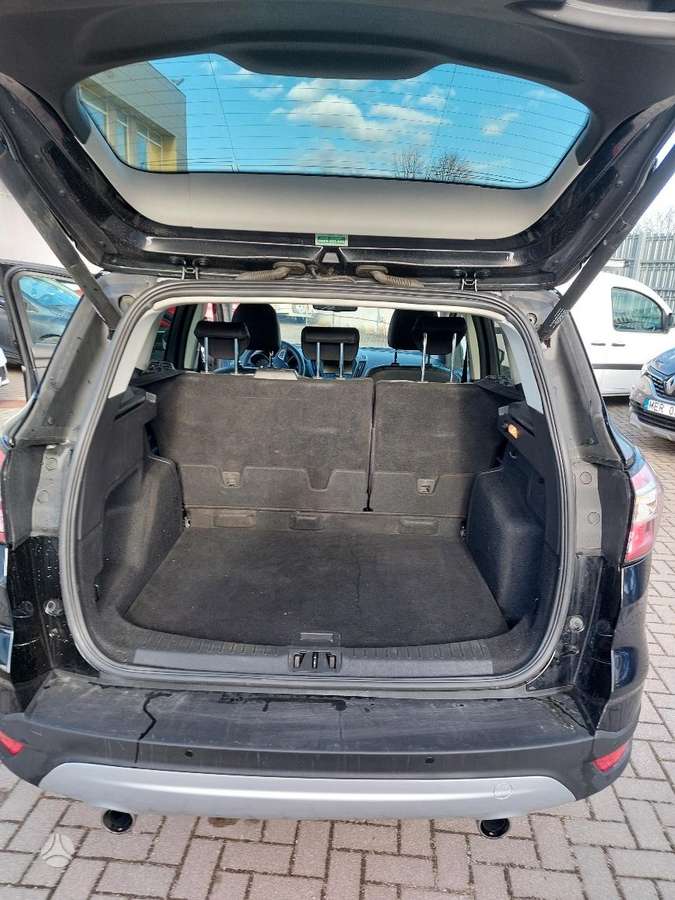 Ford Kuga, visurgājējs / krosovers