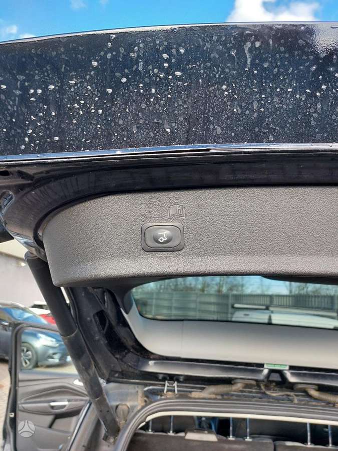 Ford Kuga, Внедорожник / Кроссовер