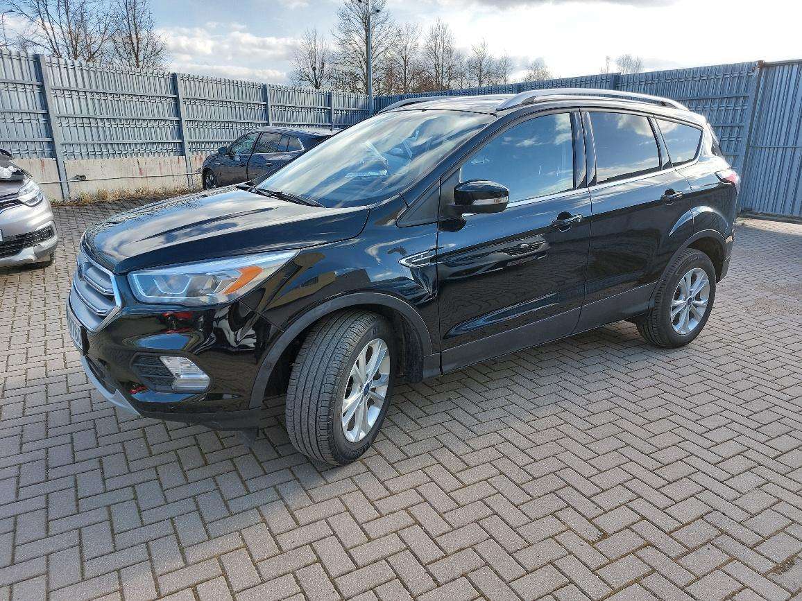 Ford Kuga, visurgājējs / krosovers