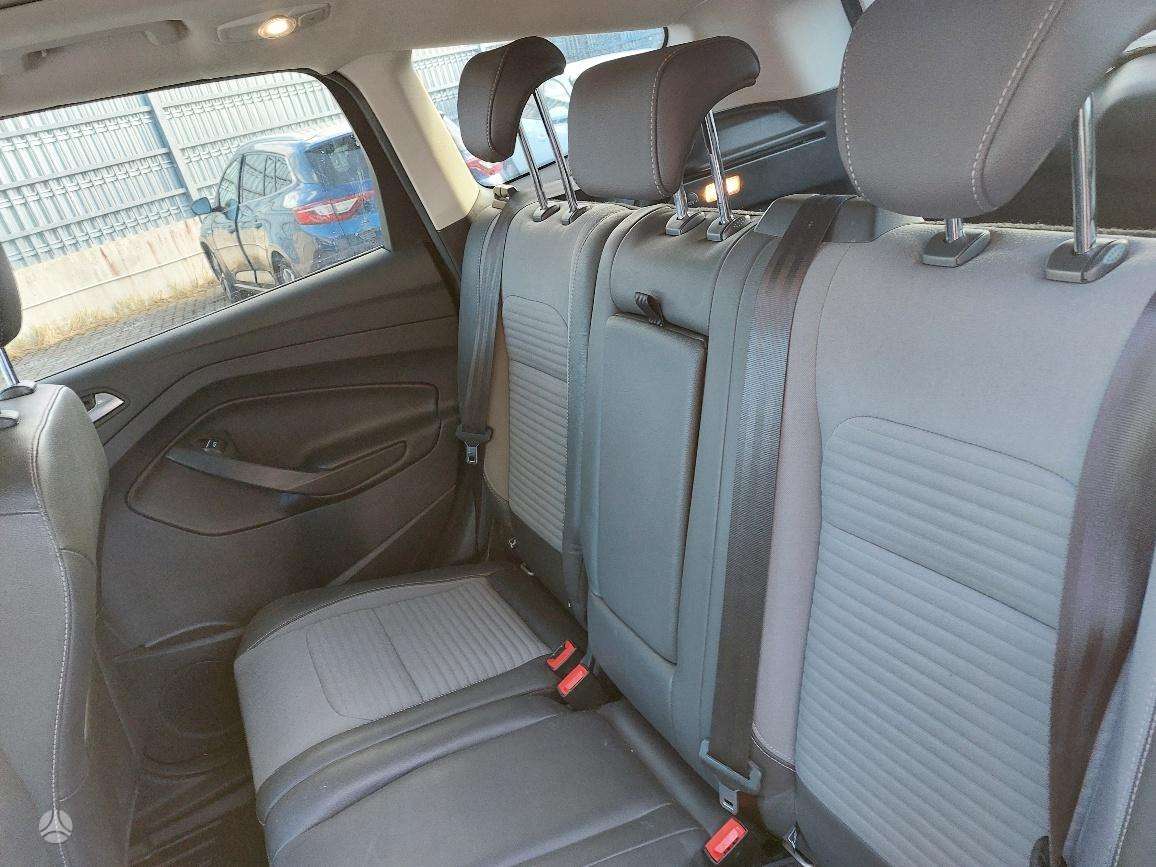 Ford Kuga, visurgājējs / krosovers