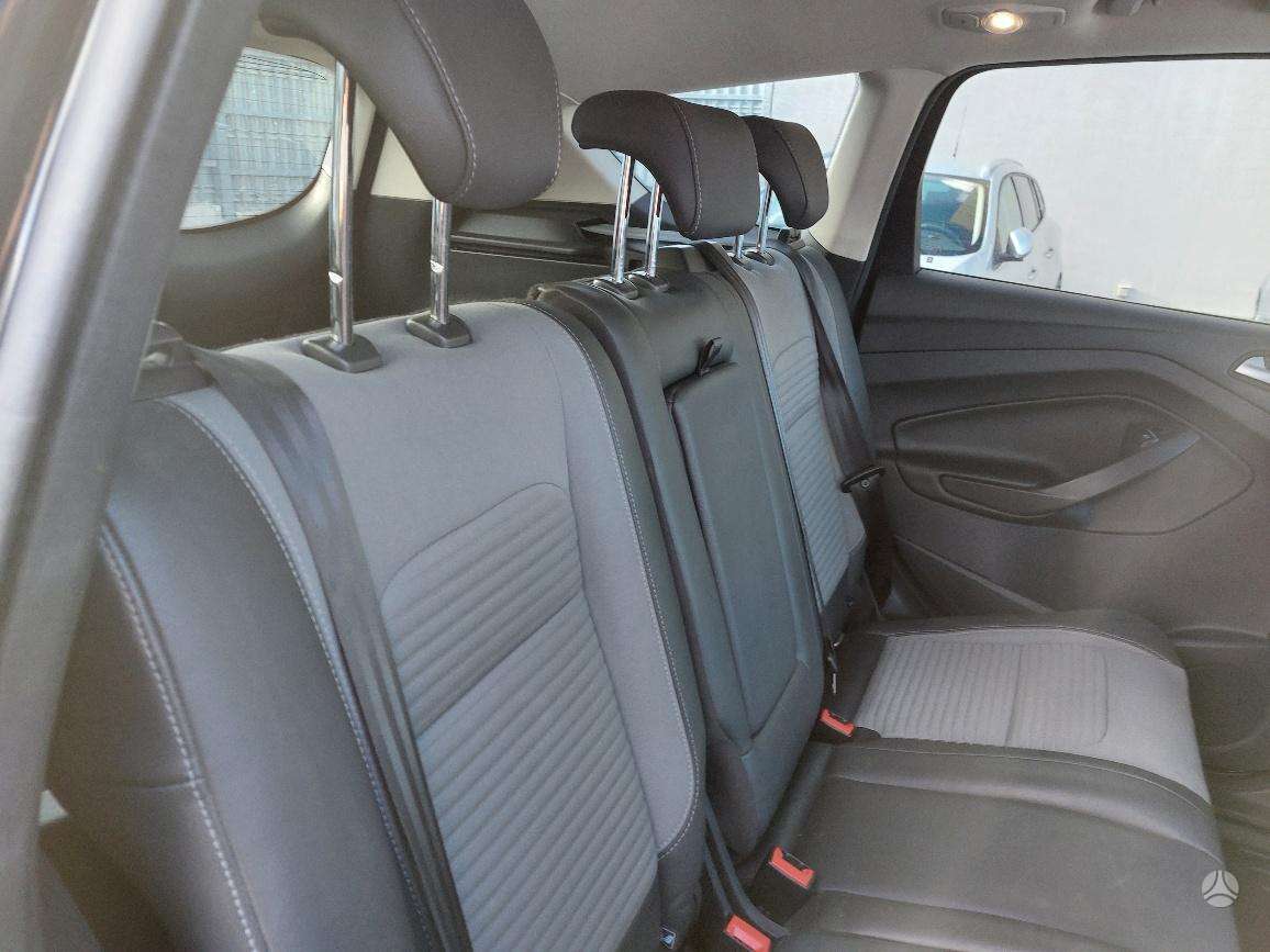 Ford Kuga, visurgājējs / krosovers