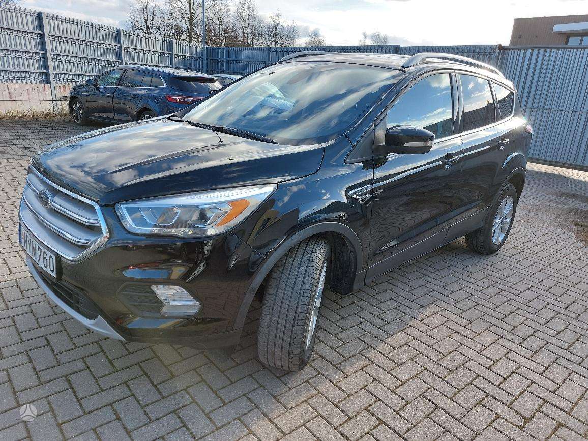 Ford Kuga, Внедорожник / Кроссовер