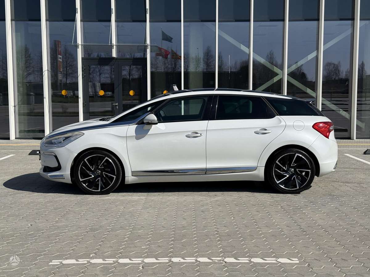 Citroen DS5, 1.6 l., hatchback
