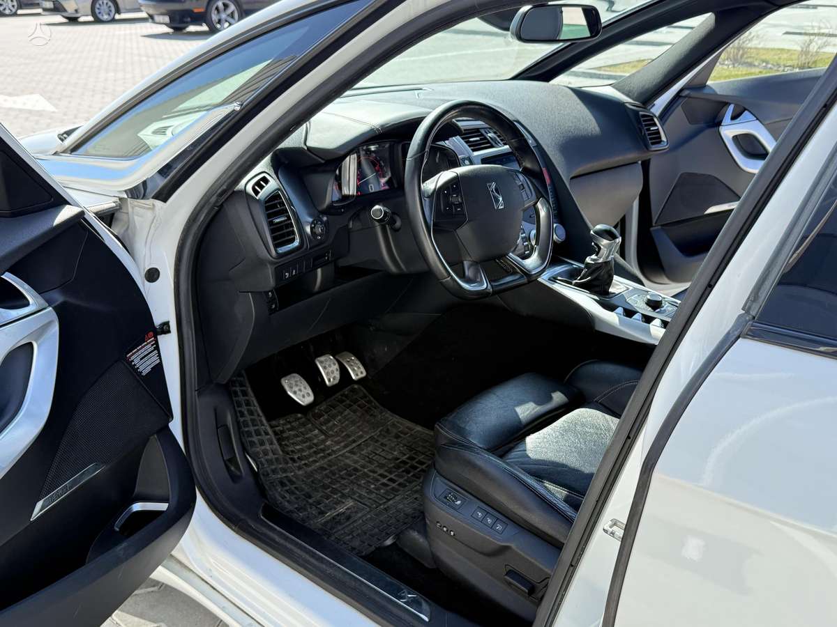 Citroen DS5, 1.6 l., Хэтчбек