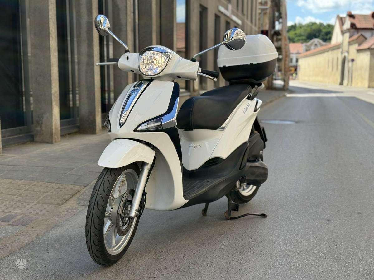 Piaggio Vespa, scooters / mopeds