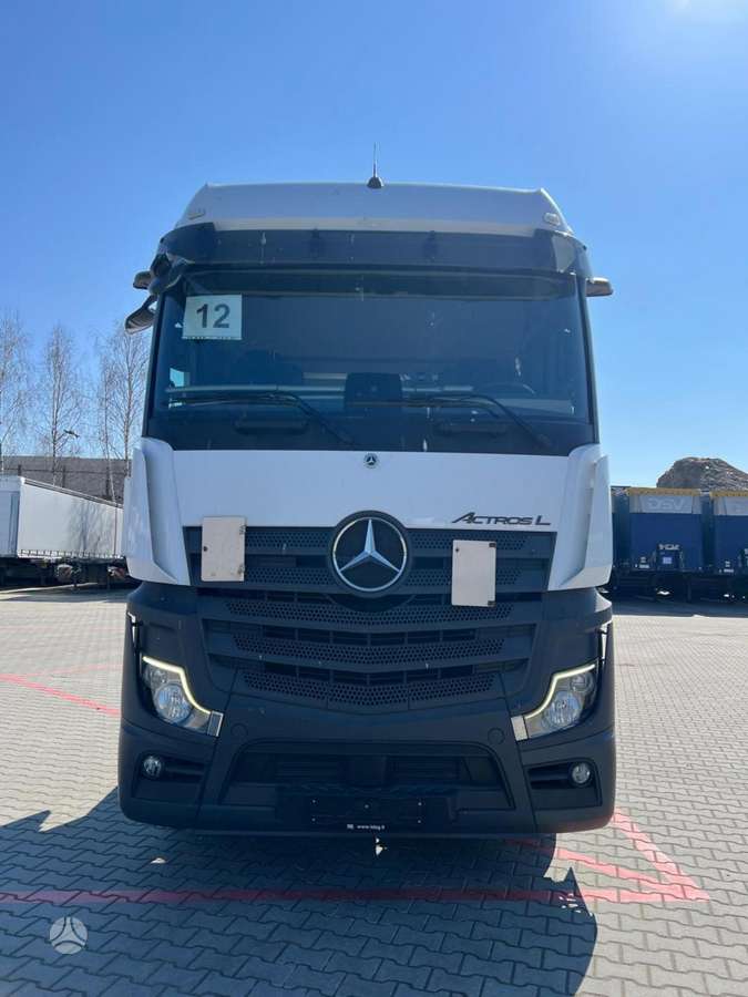 Mercedes-Benz Actros 1845, double sleeper