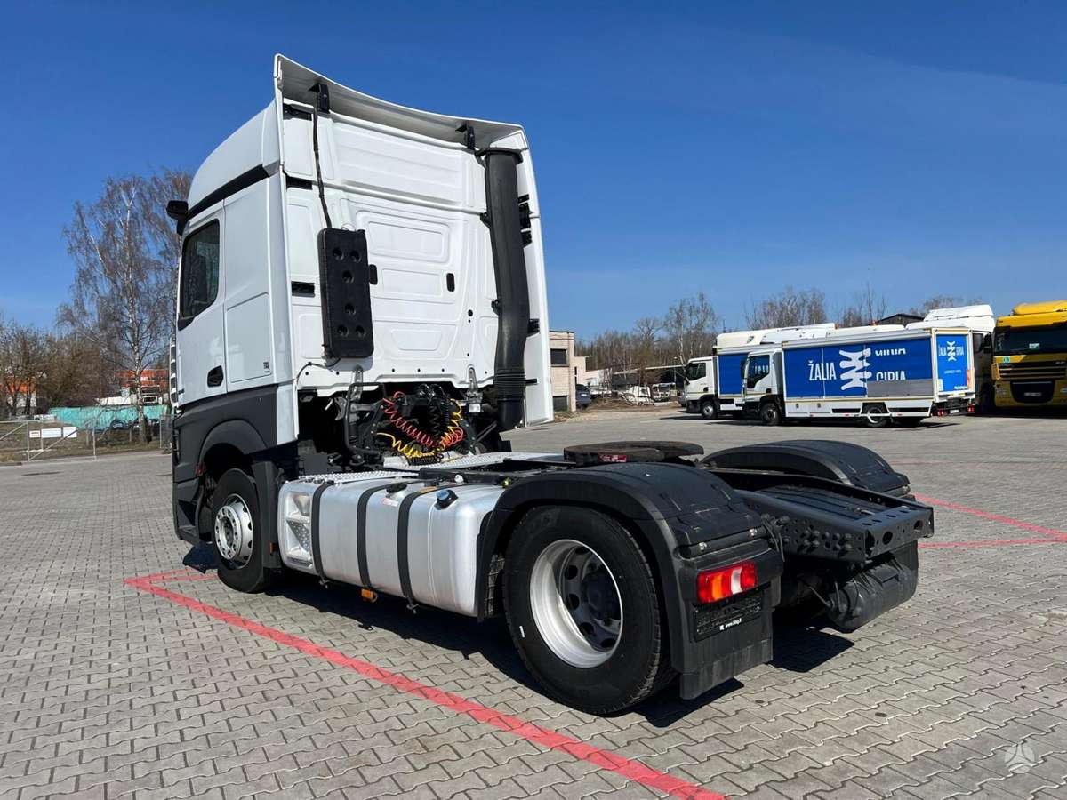 Mercedes-Benz Actros 1845, double sleeper