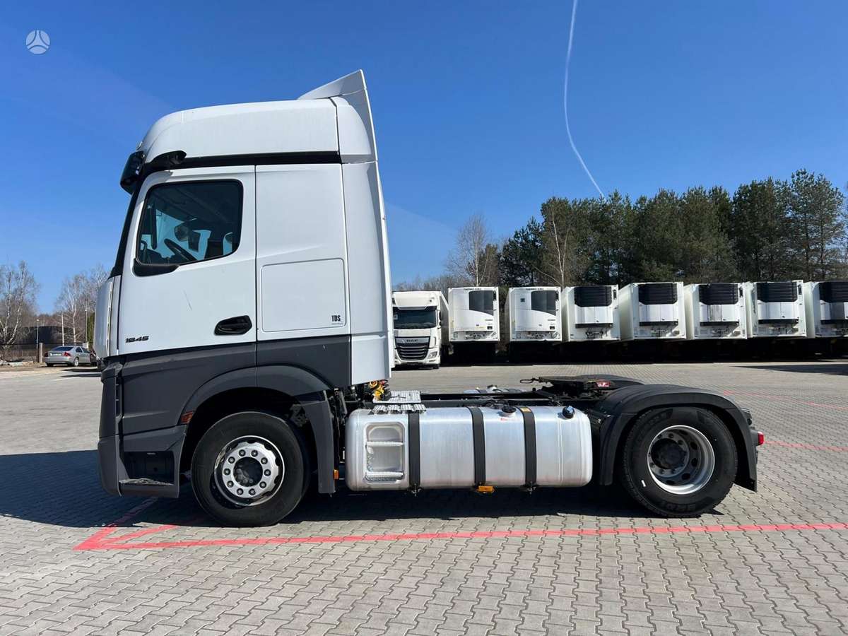 Mercedes-Benz Actros 1845, double sleeper