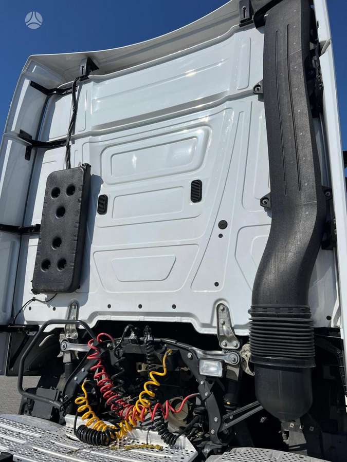 Mercedes-Benz Actros 1845, double sleeper