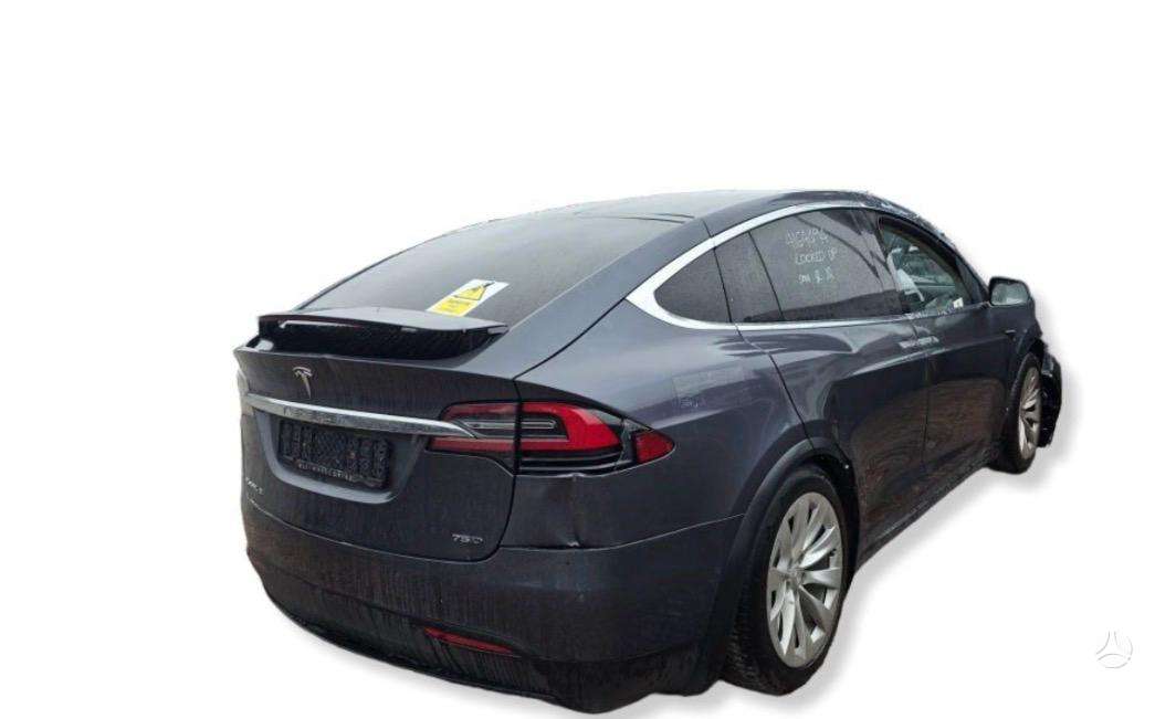 Tesla Model X Pradėta ardyti 04 01 visos dalys yra