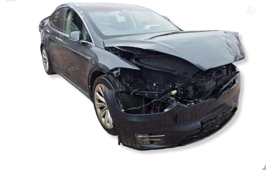 Tesla Model X Pradėta ardyti 04 01 visos dalys yra