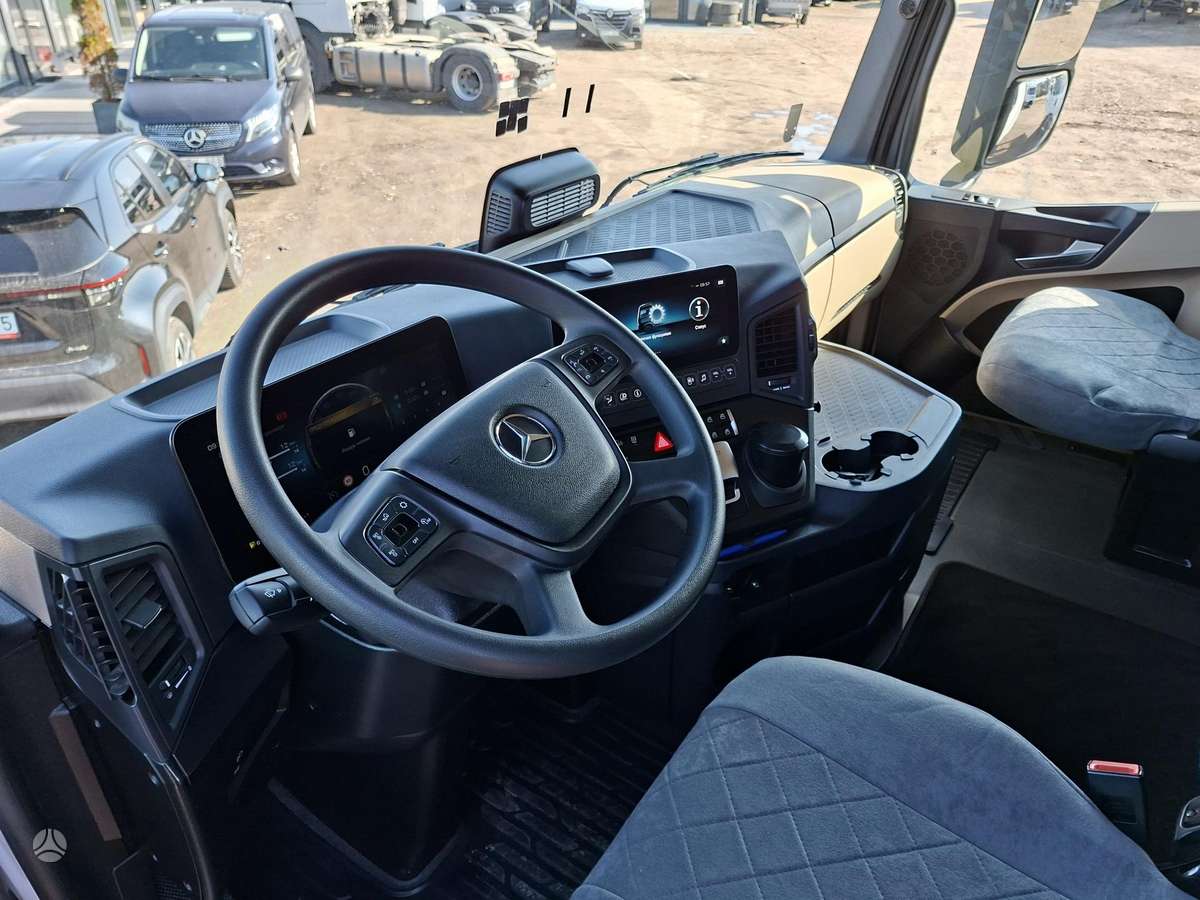 Mercedes-Benz Actros L Pro Cab 1845, double sleeper