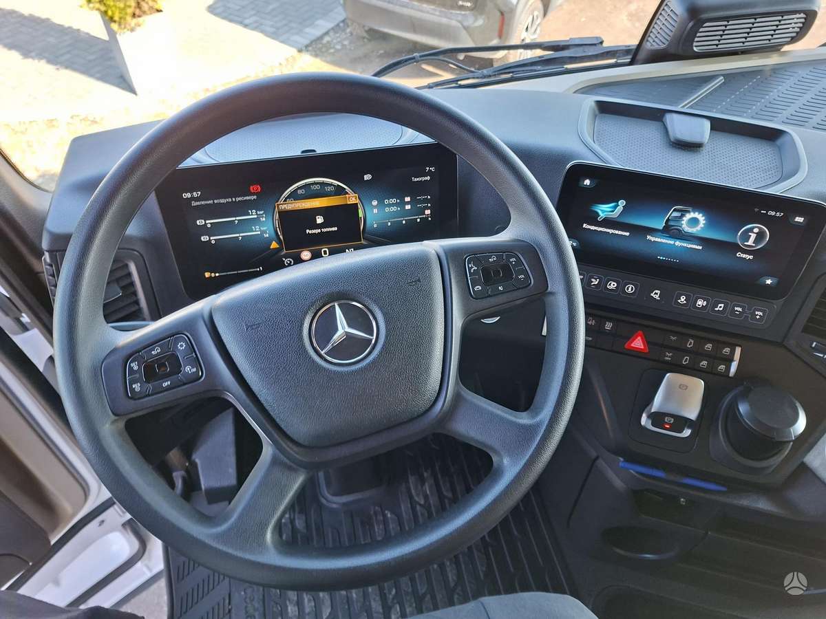 Mercedes-Benz Actros L Pro Cab 1845, double sleeper