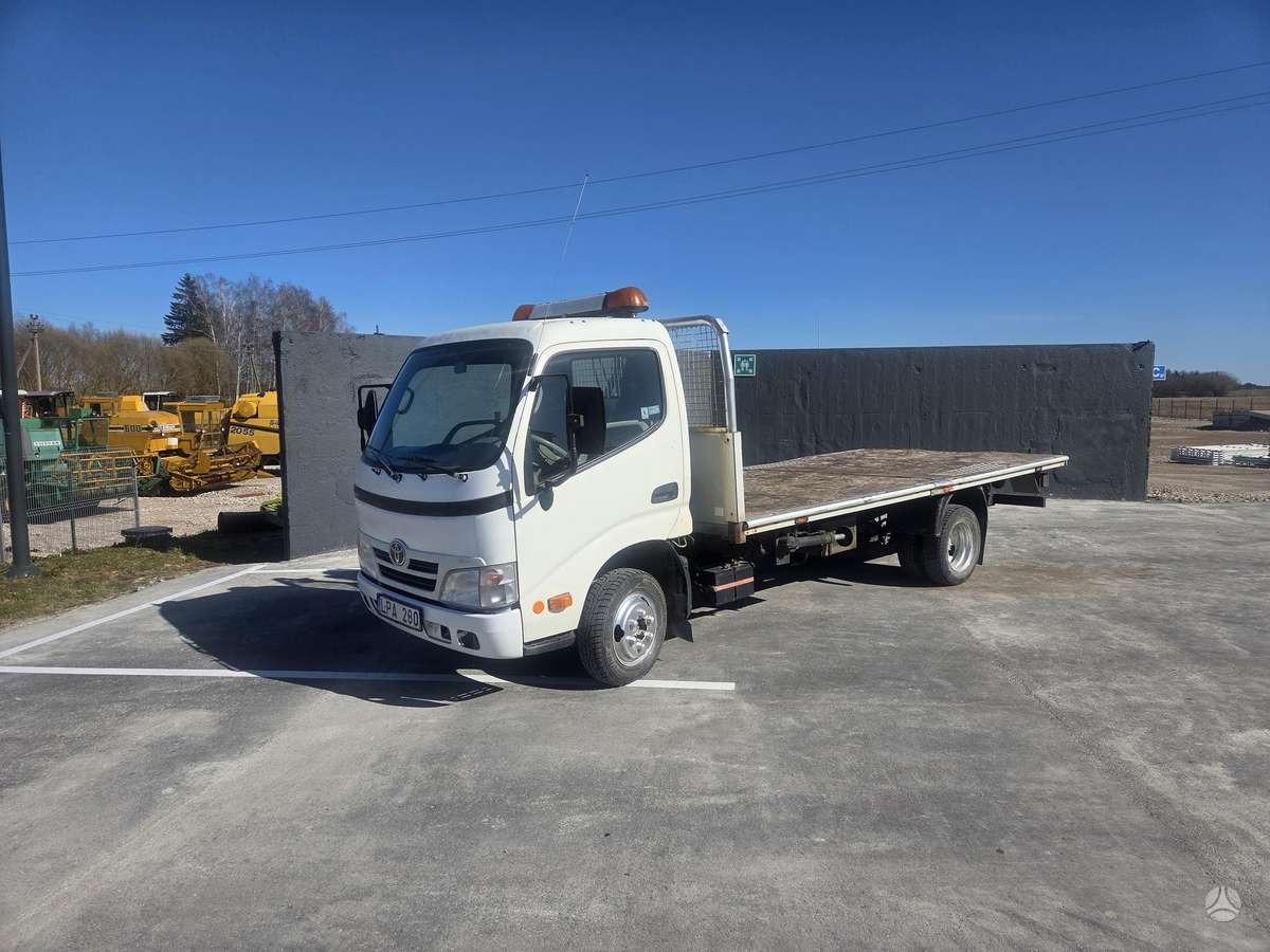 Toyota Dyna, cargo van