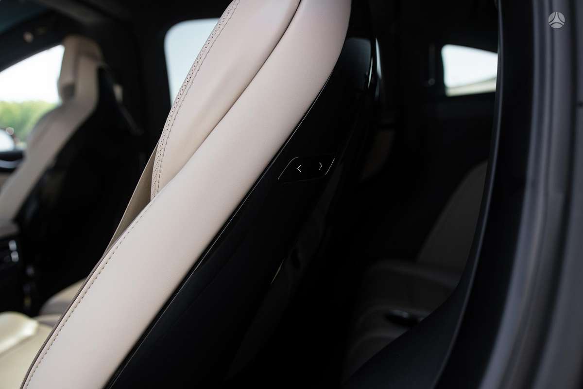 Tesla Model X, 90 kWh, off-road / crossover