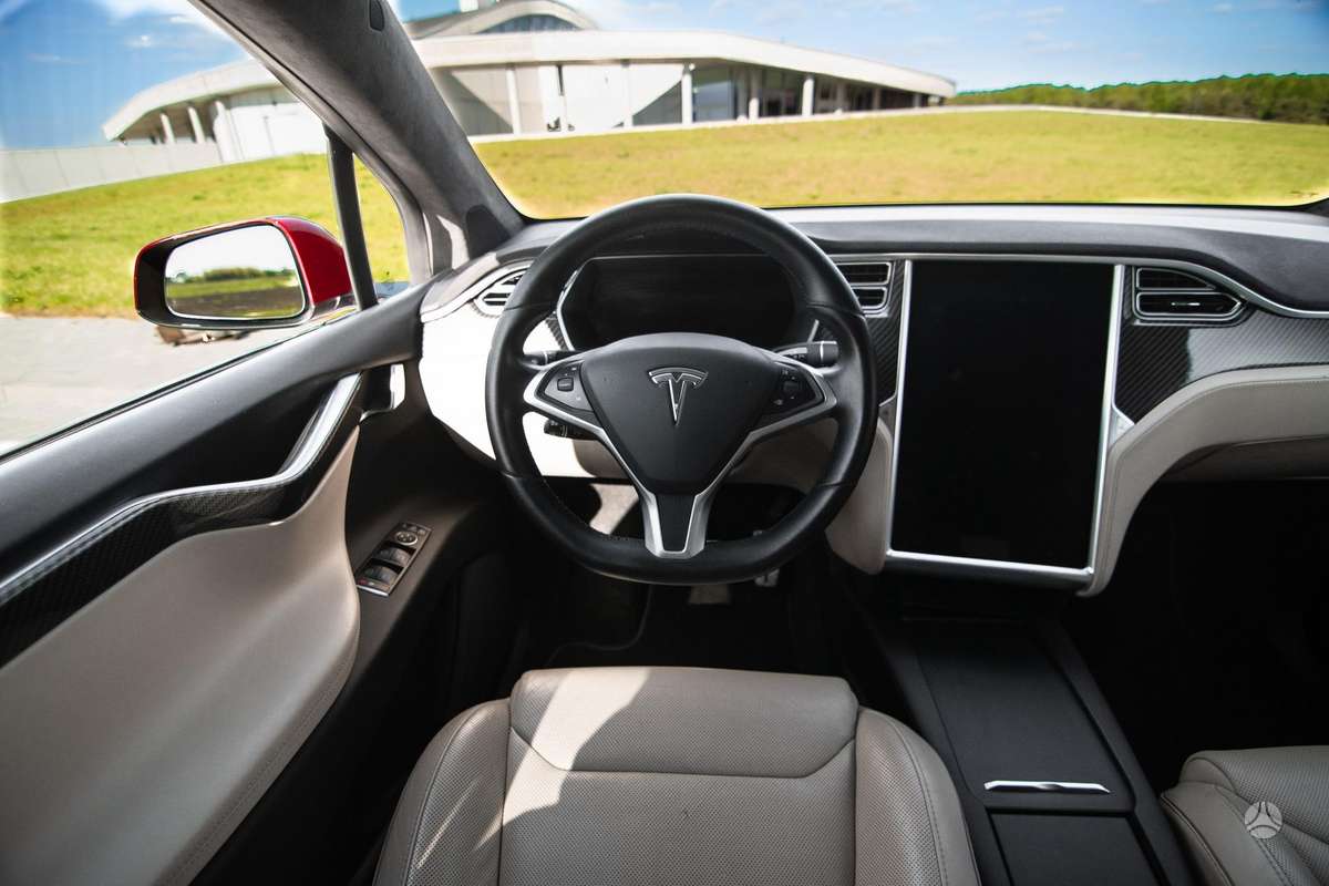 Tesla Model X, 90 kWh, off-road / crossover