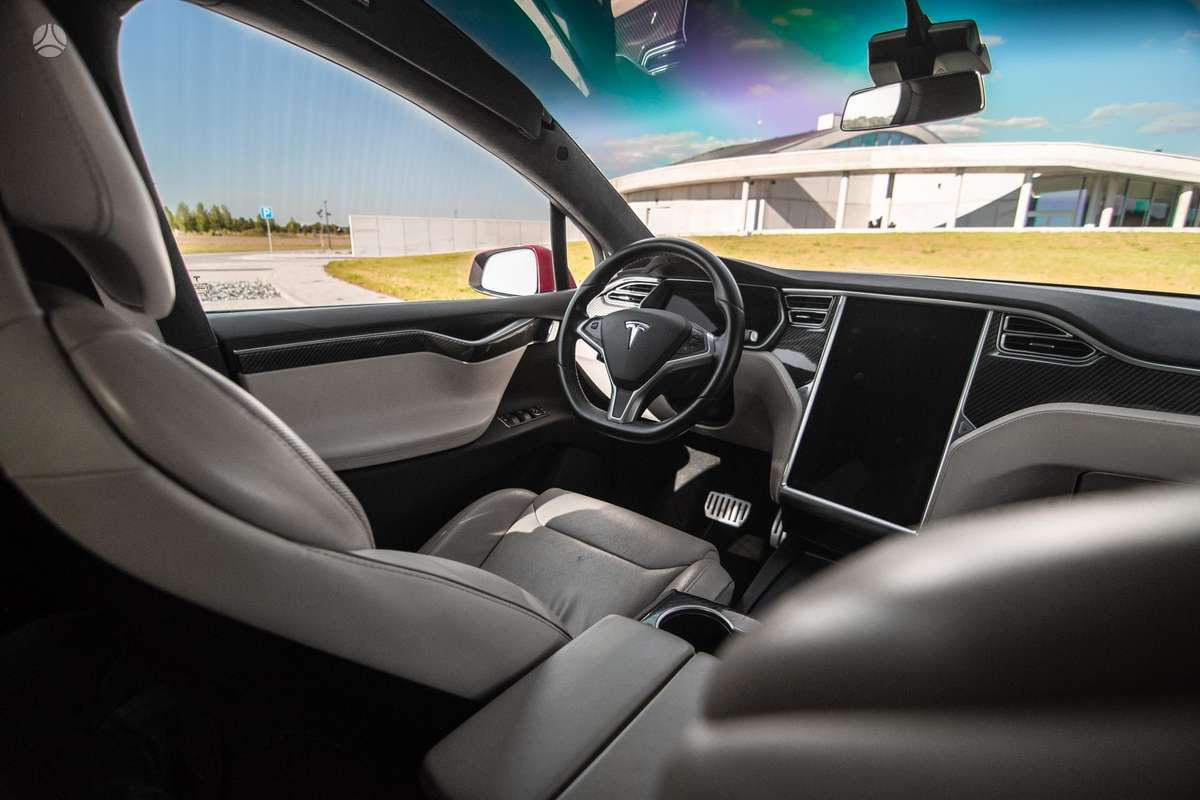 Tesla Model X, 90 kWh, off-road / crossover