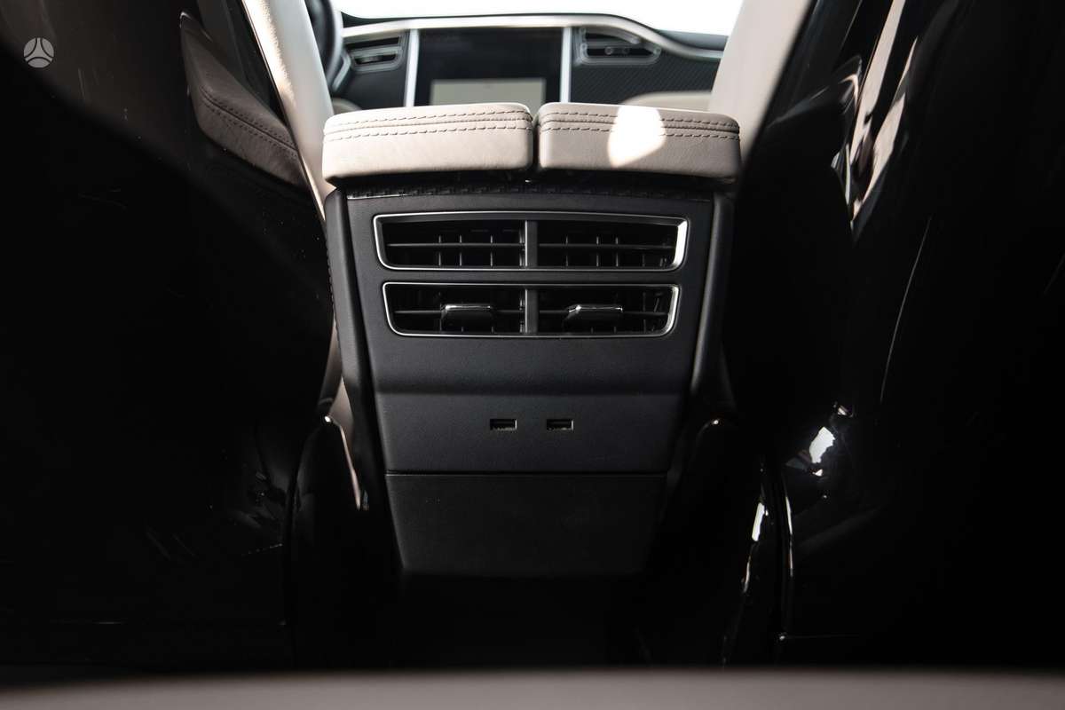 Tesla Model X, 90 kWh, off-road / crossover