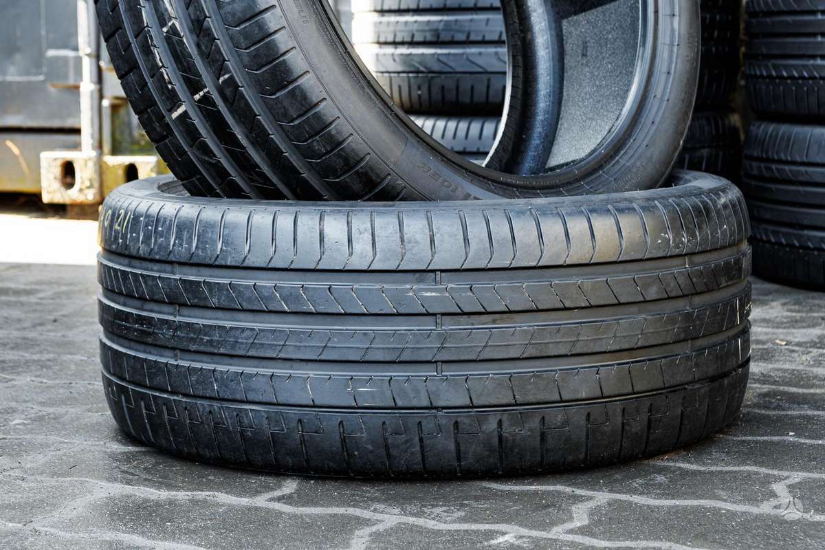 Pirelli P Zero 4 (MO-S, PNCS), летние 265/40 R21