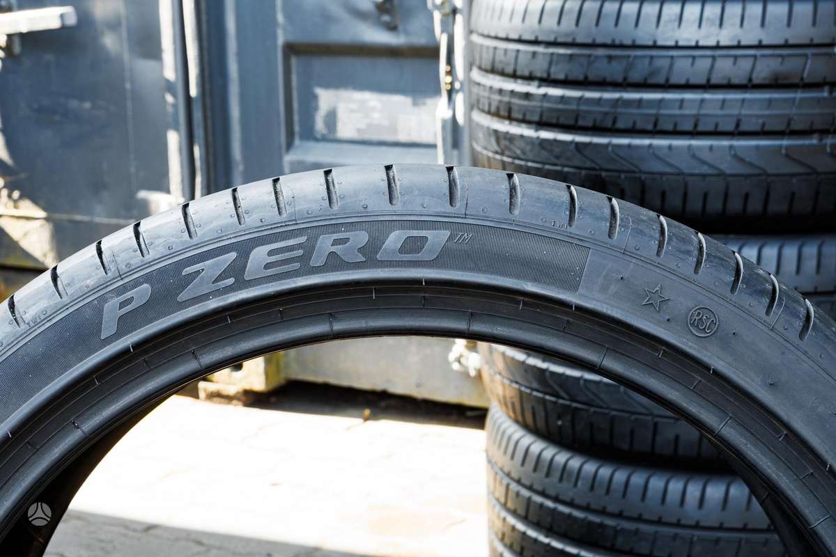 Pirelli Runflat P Zero 4 (BMW), summer 275/35 R21