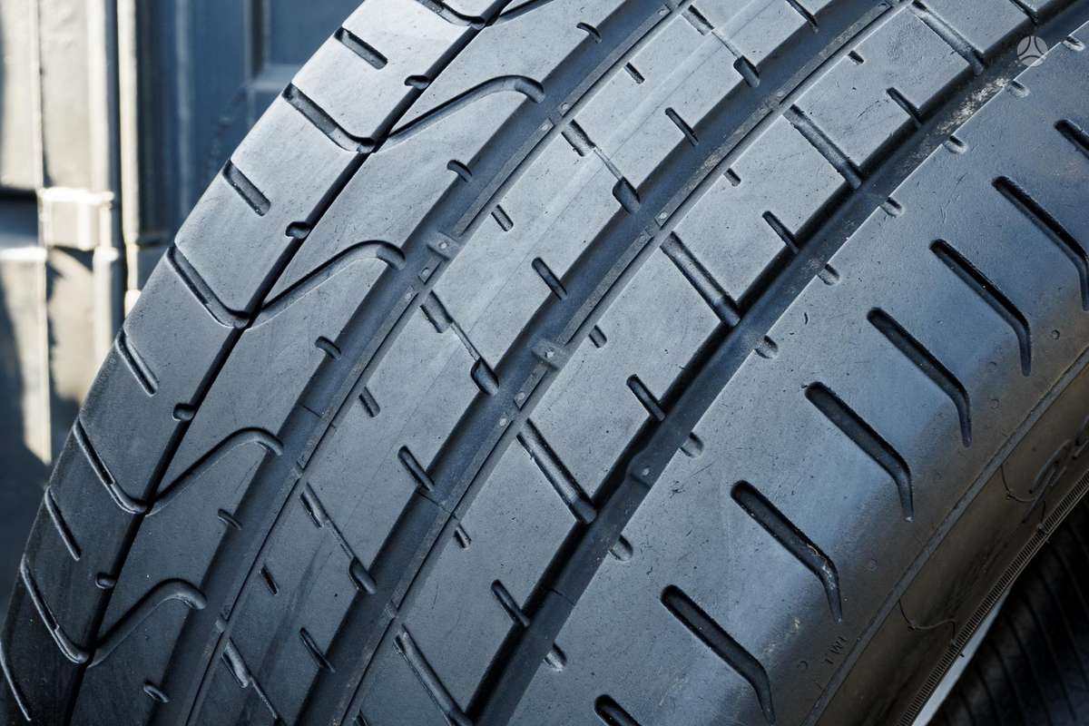 Pirelli P Zero, летние 295/35 R21