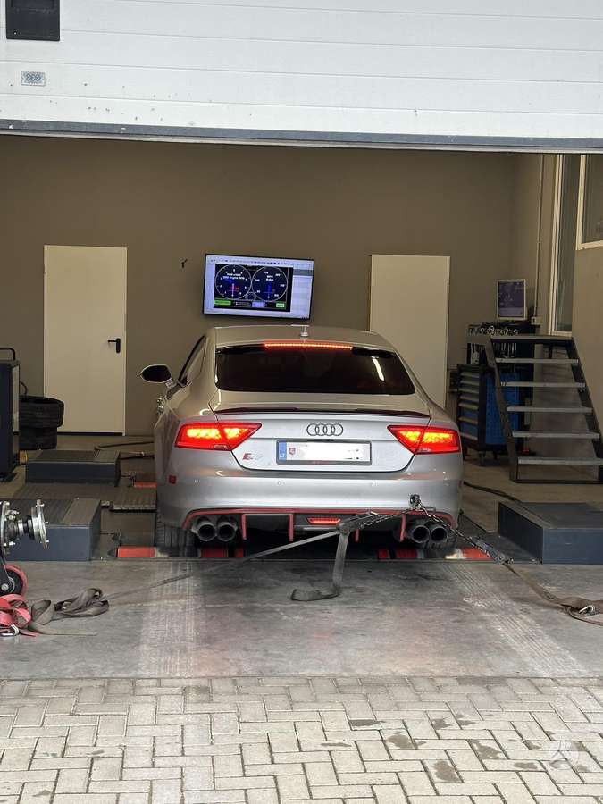 Audi S7, 4.0 l., hatchback