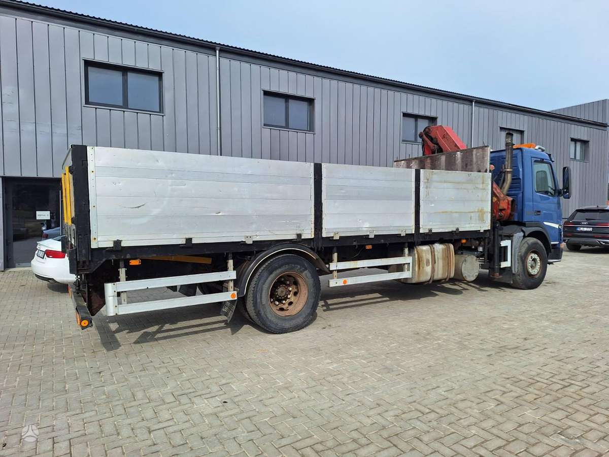 Volvo FM 4×2, crane trucks