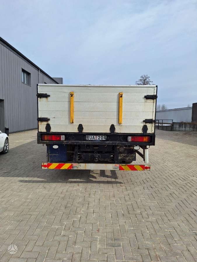 Volvo FM 4×2, su kranu