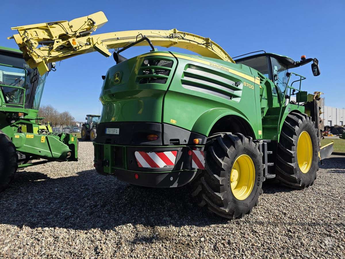 John Deere 8700, самоходные измельчители
