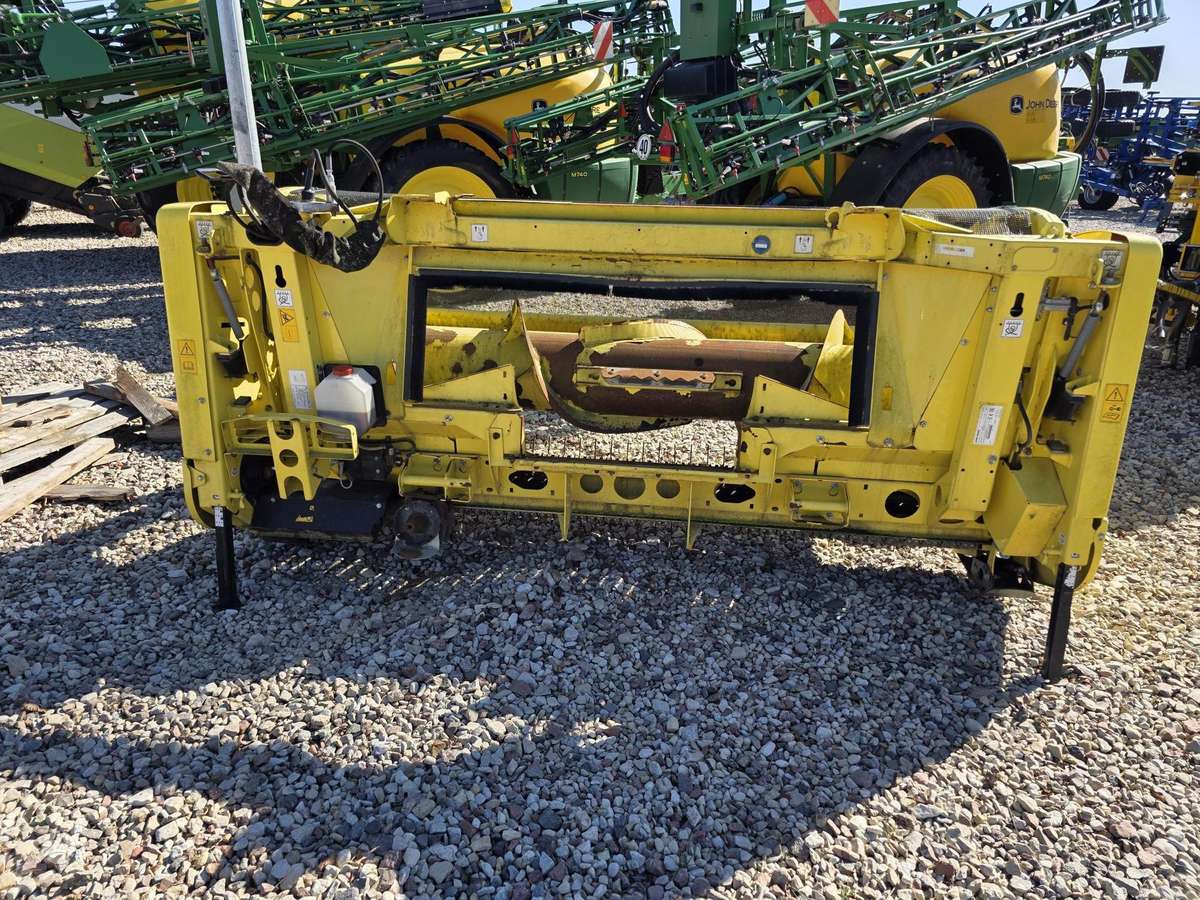 John Deere 8700, self-propelled mower conditioners