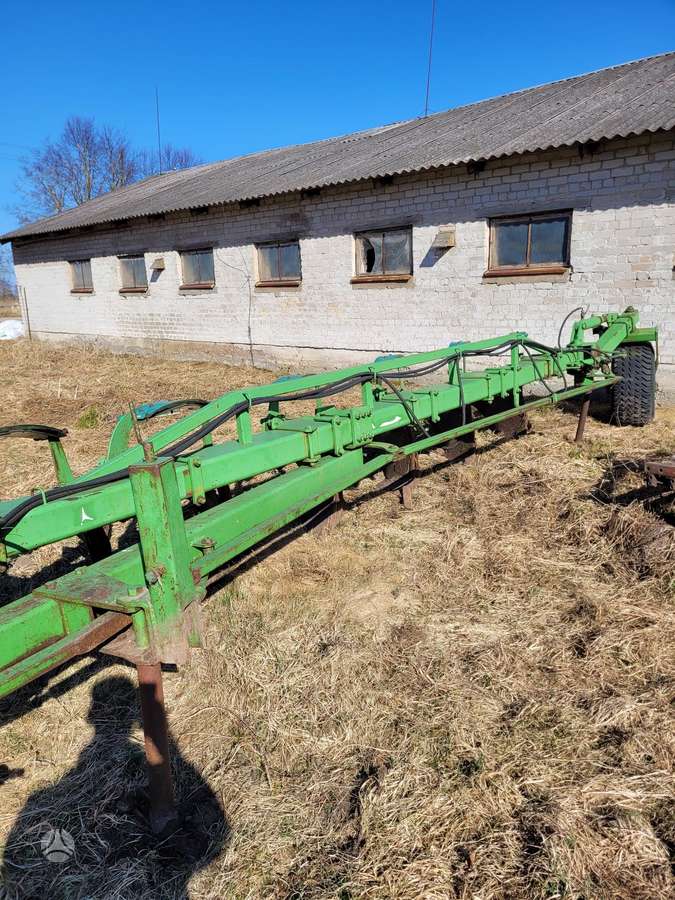 Laumetris 6 korpusų, плуги