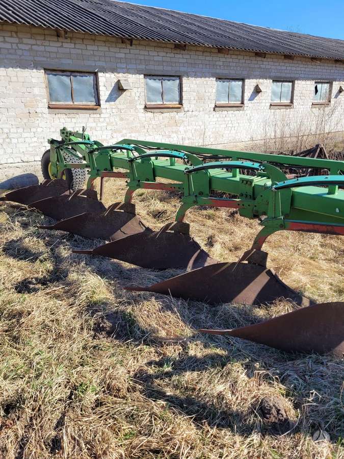 Laumetris 6 korpusų, плуги