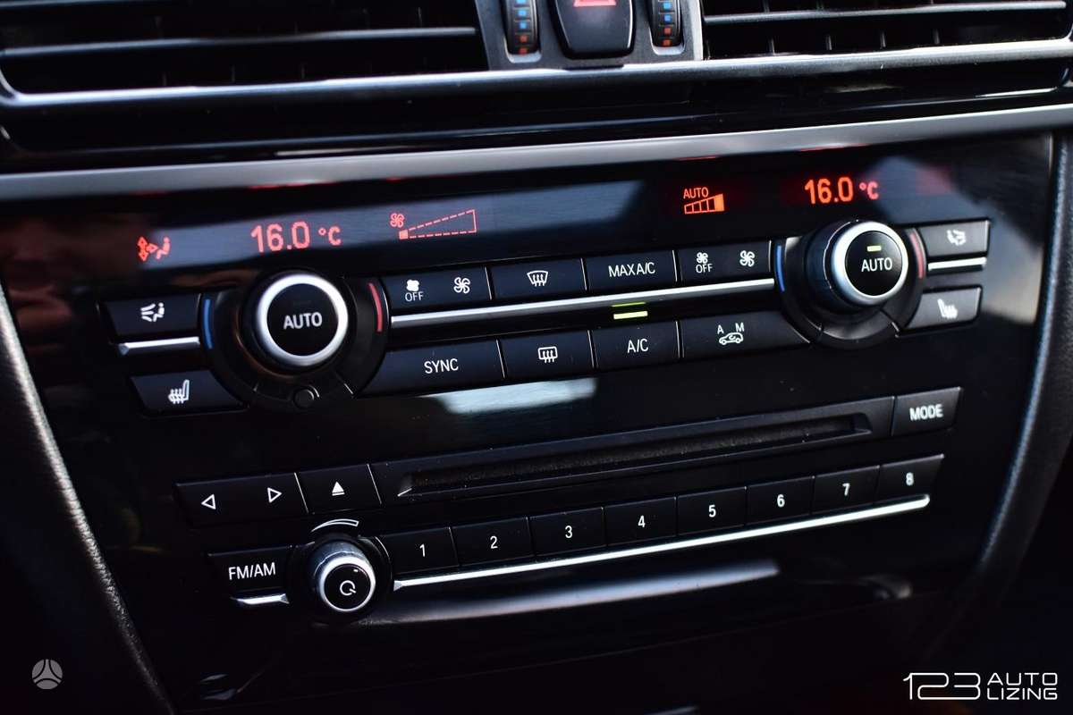 BMW X5, 3.0 l., off-road / crossover