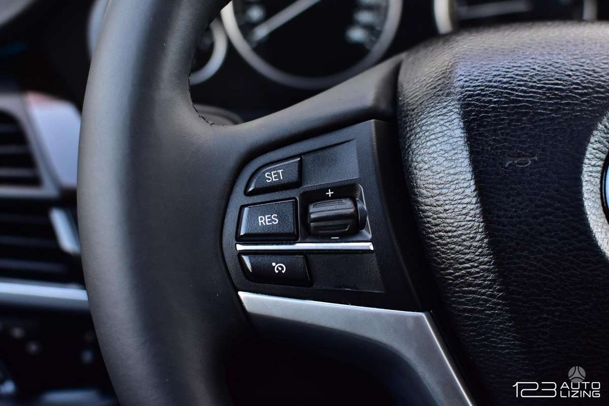 BMW X5, 3.0 l., off-road / crossover