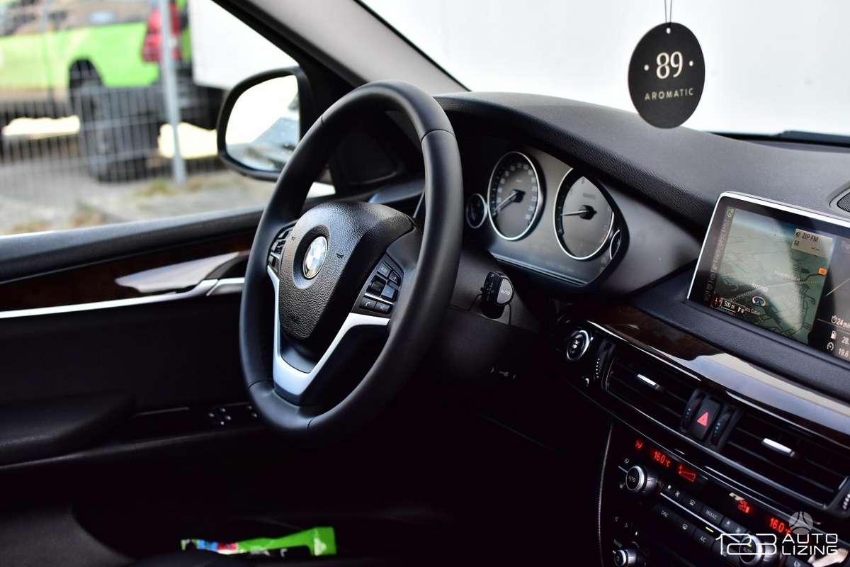 BMW X5, 3.0 l., off-road / crossover