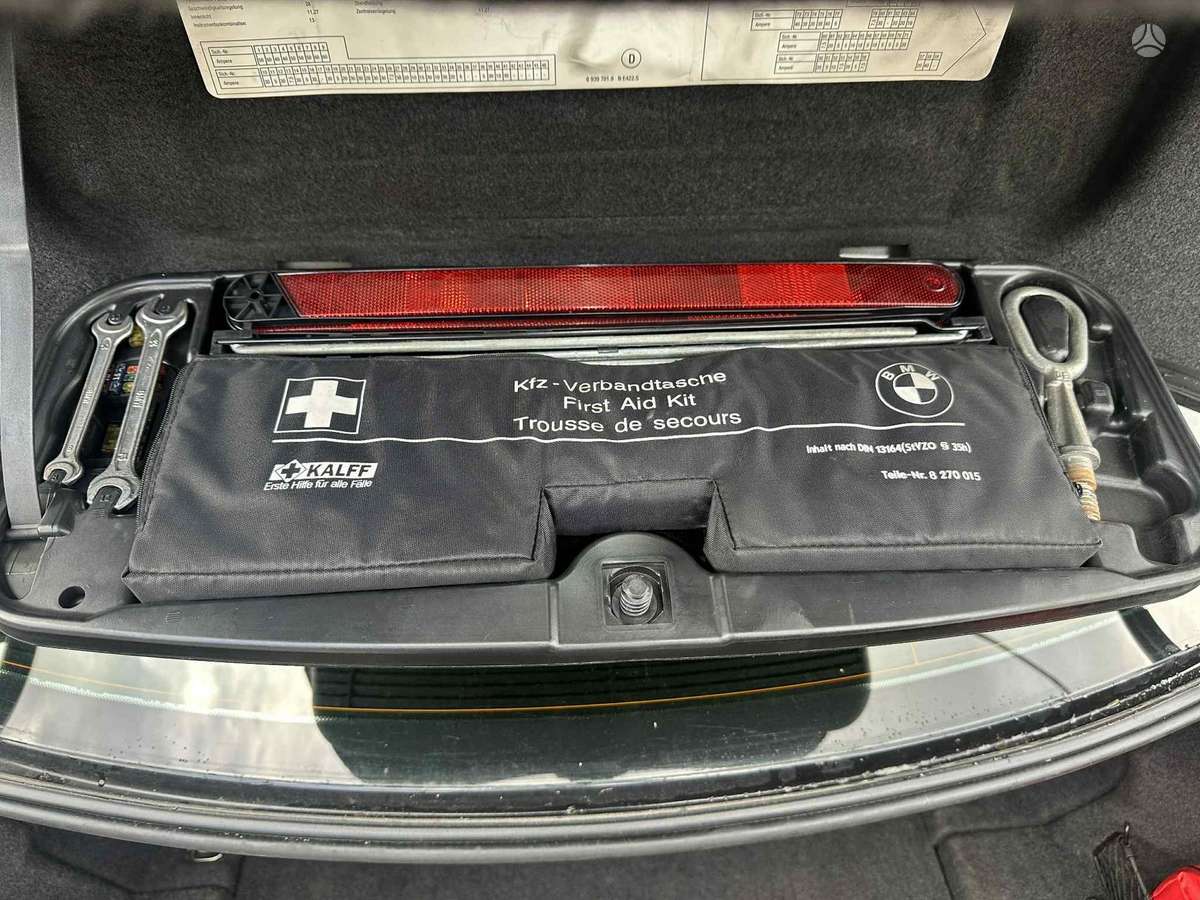BMW 525, 2.5 l., Седан