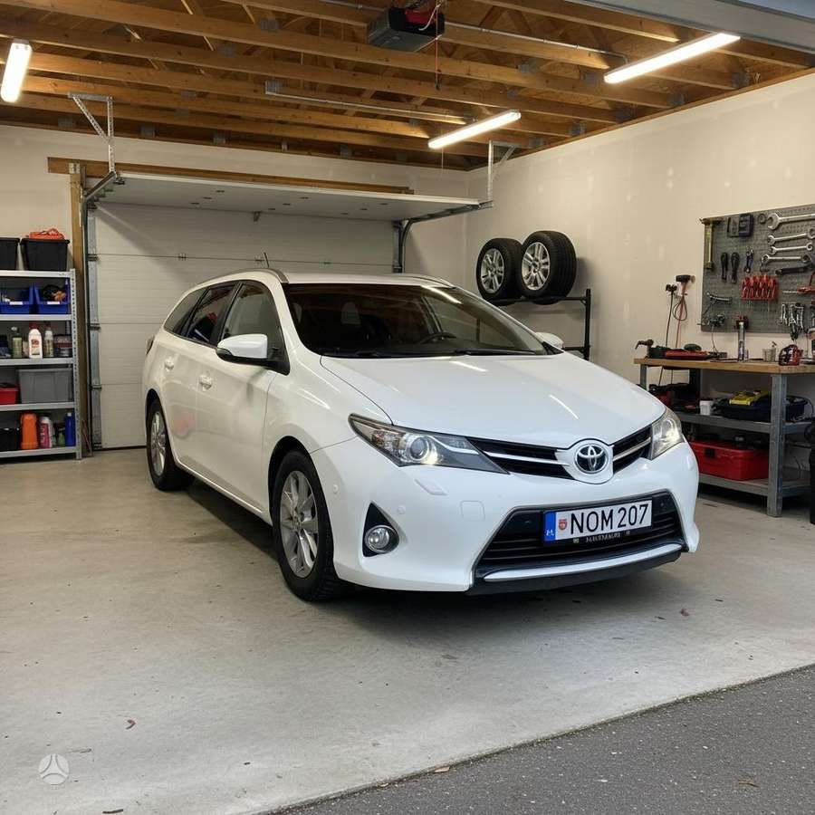 Toyota Auris, 2.0 l., Универсал