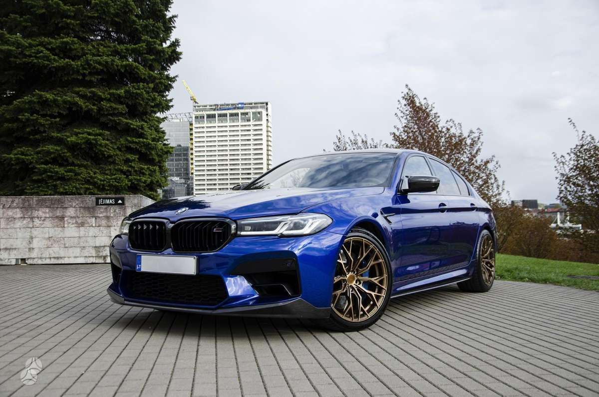 BMW M5, 4.4 l., Седан