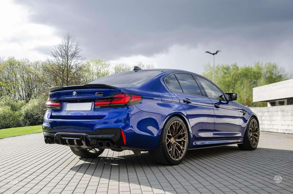 BMW M5, 4.4 l., Седан