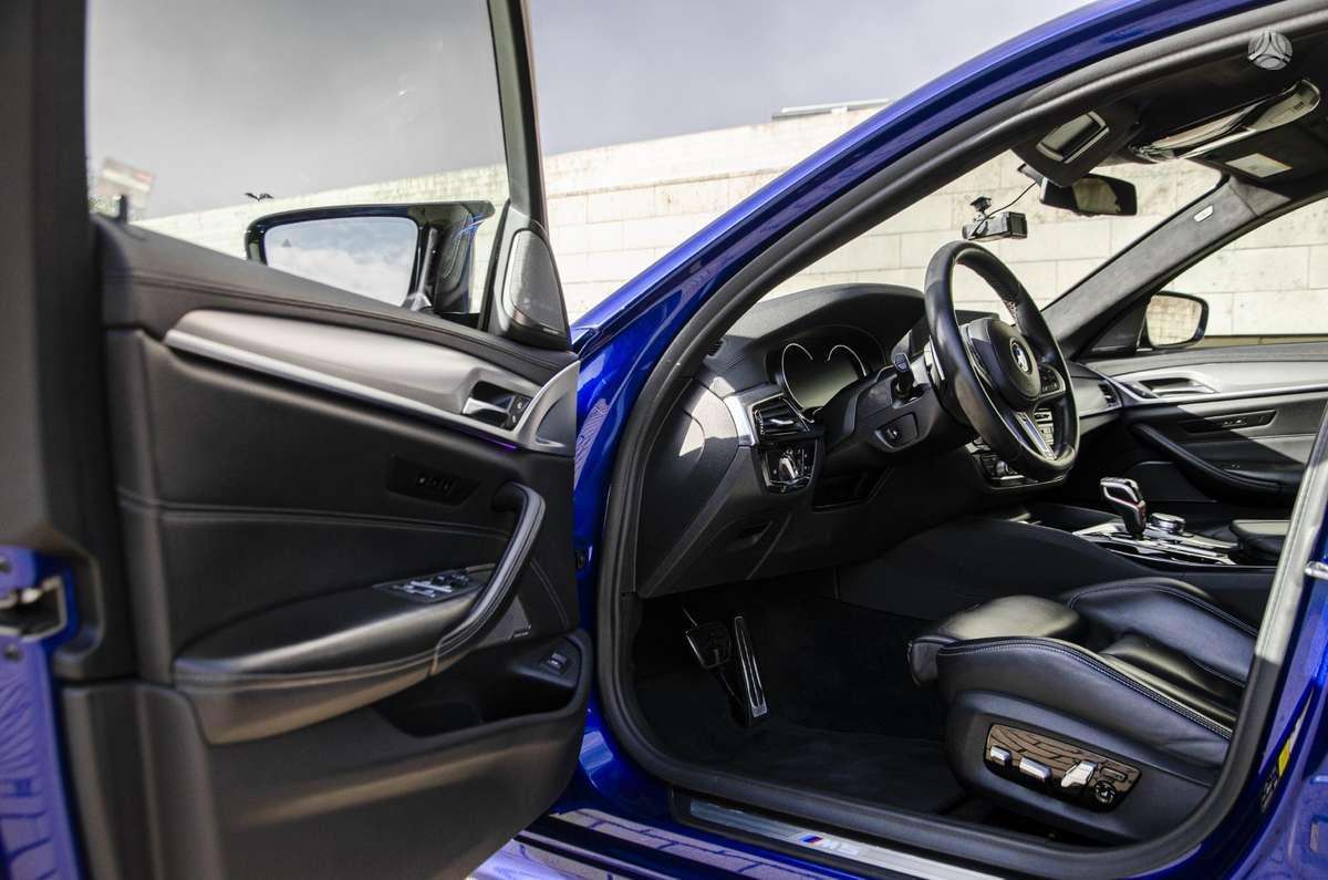 BMW M5, 4.4 l., Седан