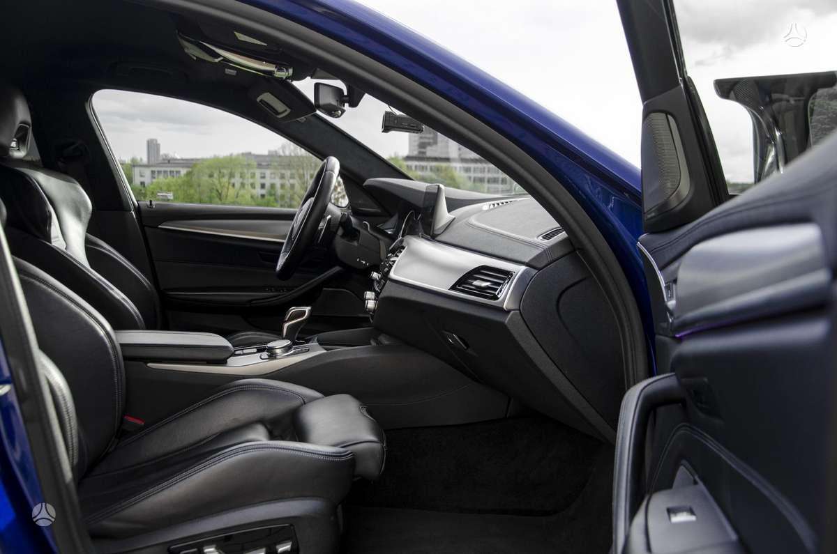 BMW M5, 4.4 l., Седан