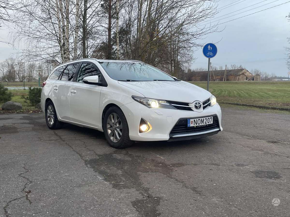 Toyota Auris, 2.0 l., Универсал